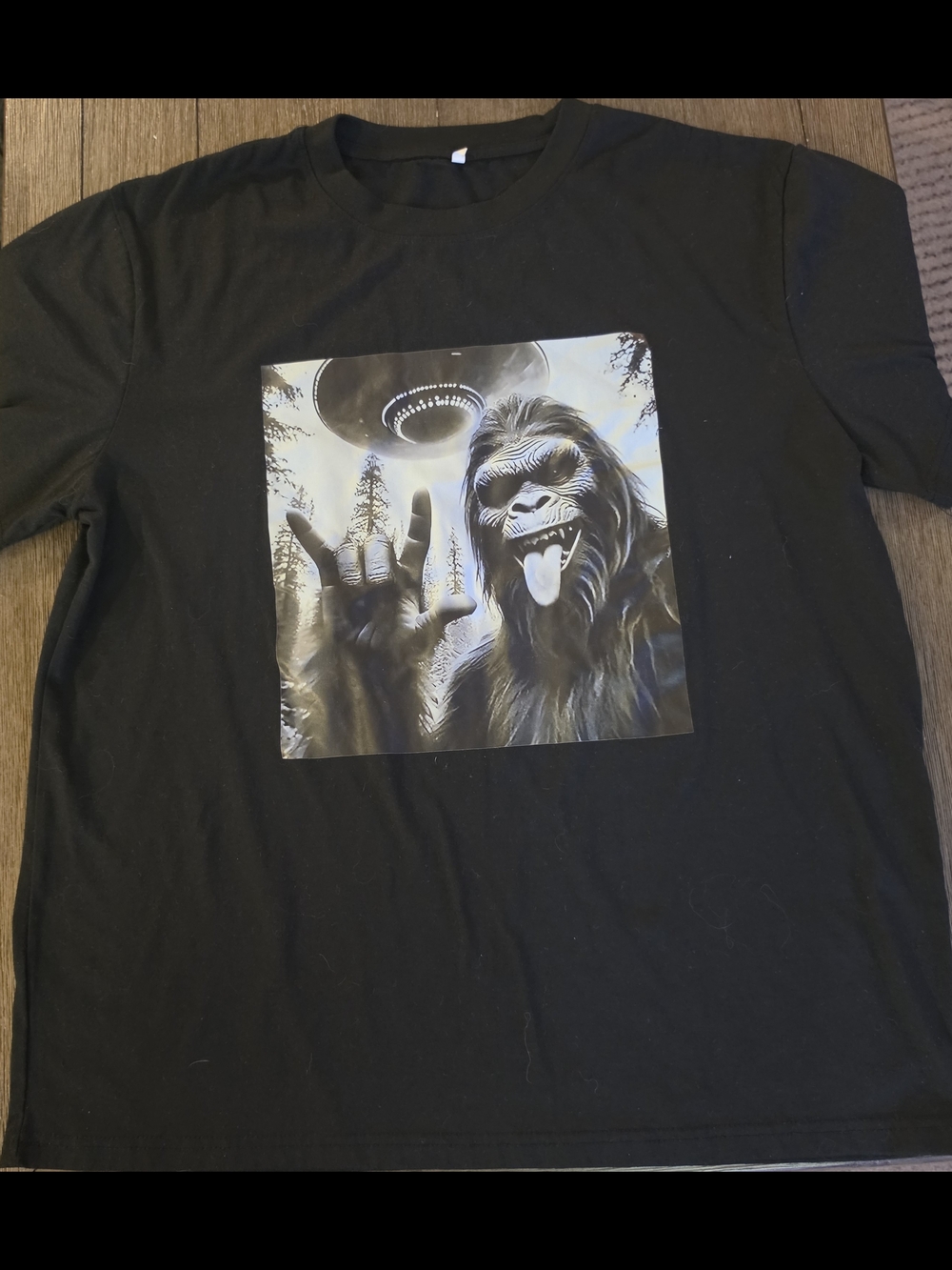 Black Graphic Bigfoot UFO T-Shirt Size XL